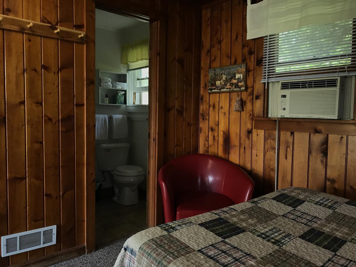 Cedar Ridge Cabins Motel Honor Exterior photo
